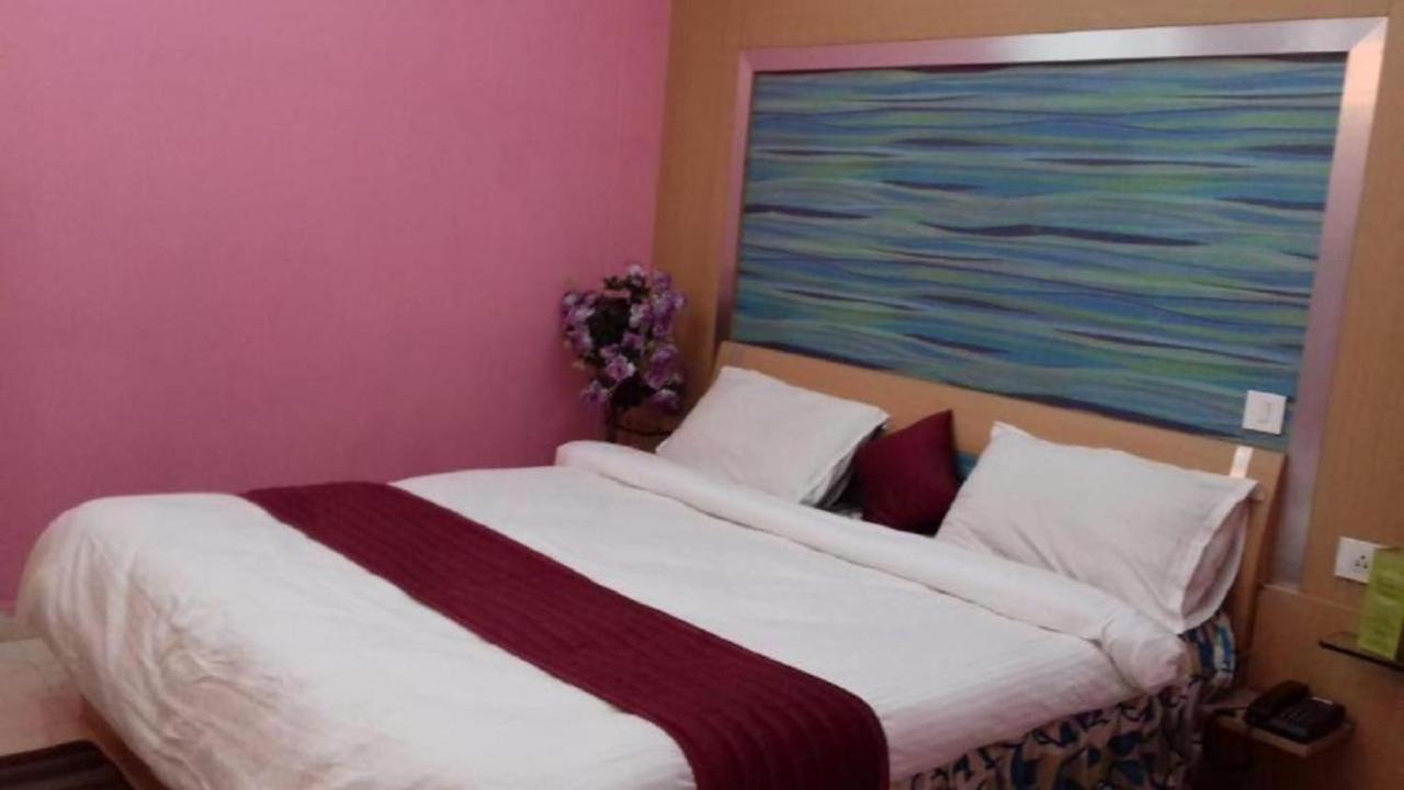 Hotel Barbareek Shillong Exteriör bild