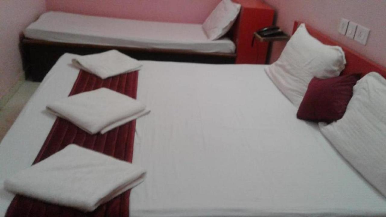 Hotel Barbareek Shillong Exteriör bild