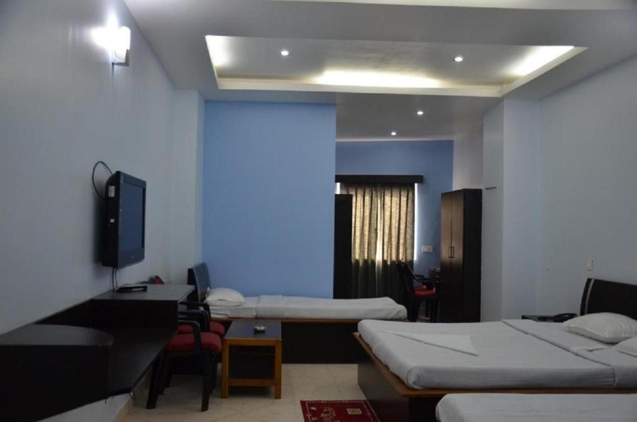 Hotel Barbareek Shillong Exteriör bild