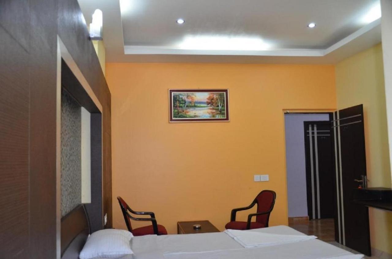 Hotel Barbareek Shillong Exteriör bild