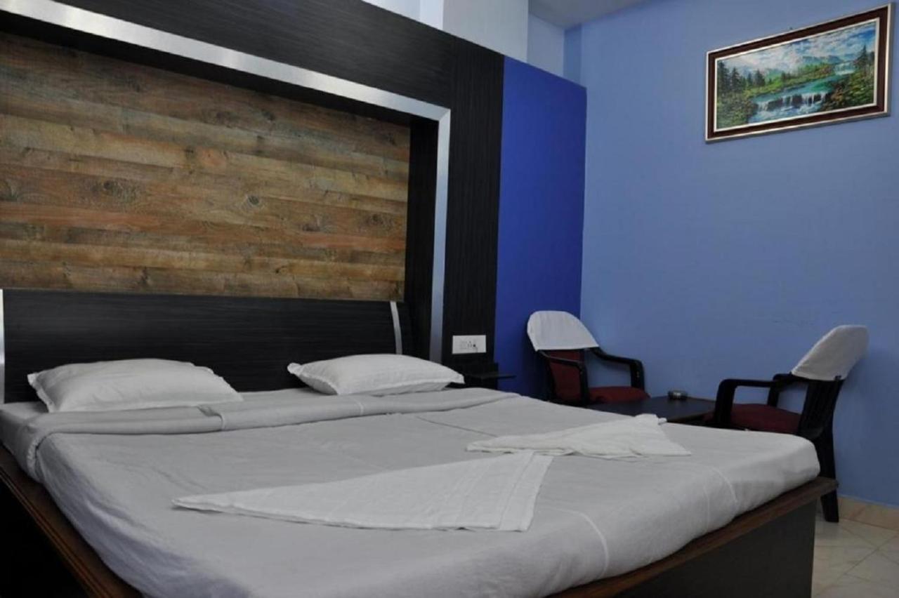 Hotel Barbareek Shillong Exteriör bild