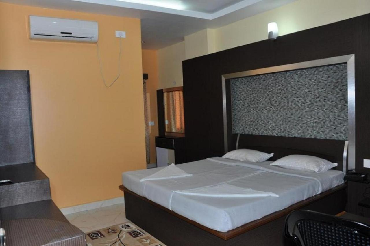 Hotel Barbareek Shillong Exteriör bild