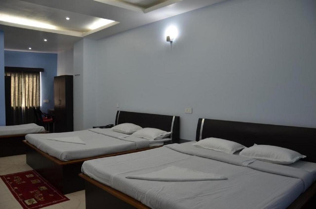Hotel Barbareek Shillong Exteriör bild