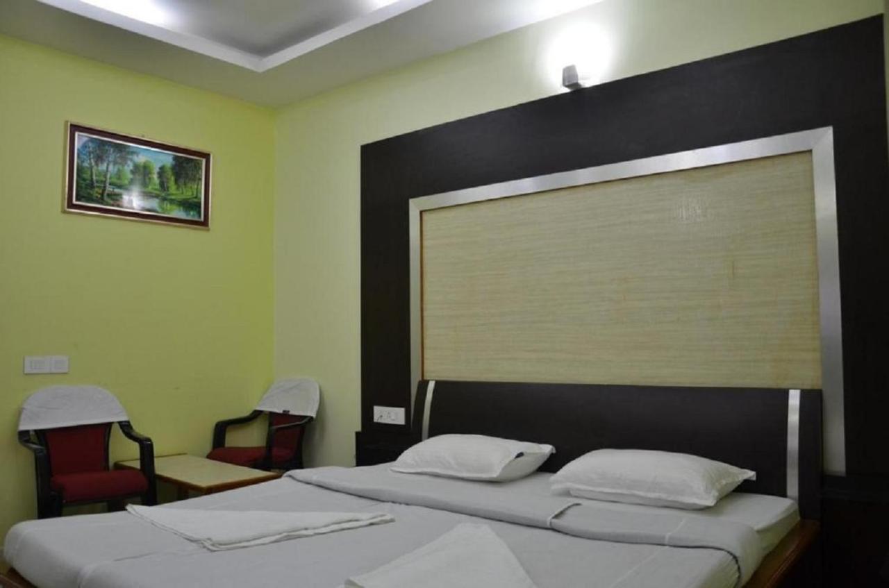 Hotel Barbareek Shillong Exteriör bild
