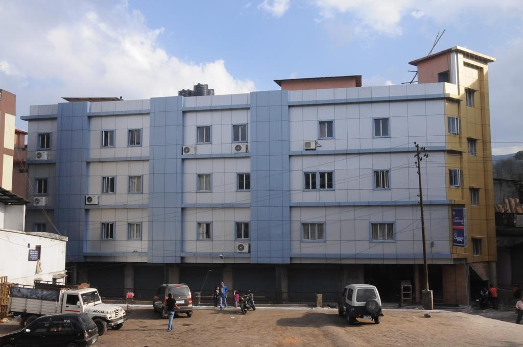 Hotel Barbareek Shillong Exteriör bild
