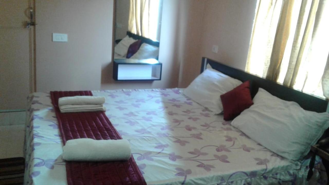 Hotel Barbareek Shillong Exteriör bild
