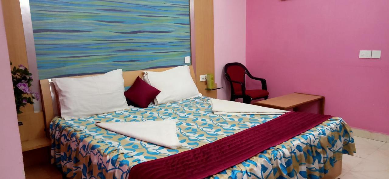 Hotel Barbareek Shillong Exteriör bild