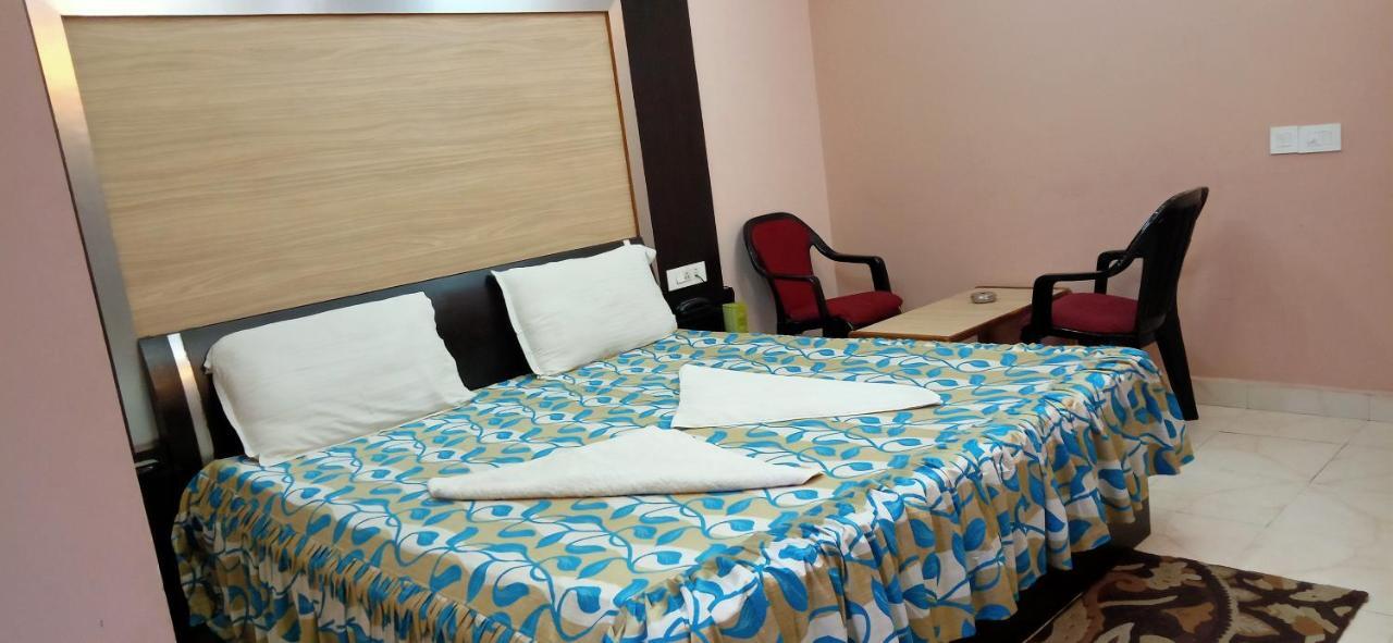 Hotel Barbareek Shillong Exteriör bild