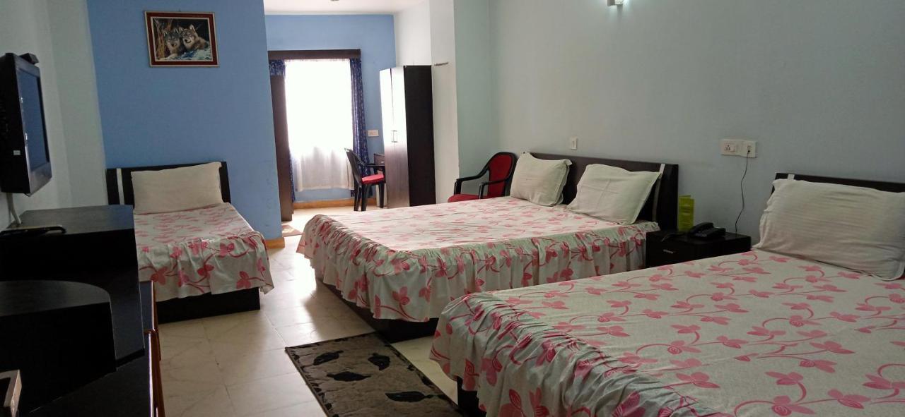 Hotel Barbareek Shillong Exteriör bild