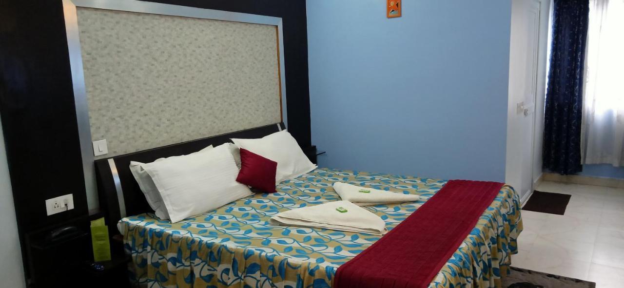 Hotel Barbareek Shillong Exteriör bild
