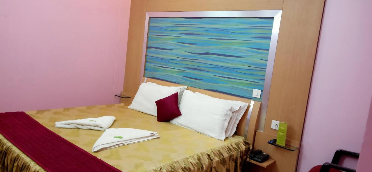 Hotel Barbareek Shillong Exteriör bild