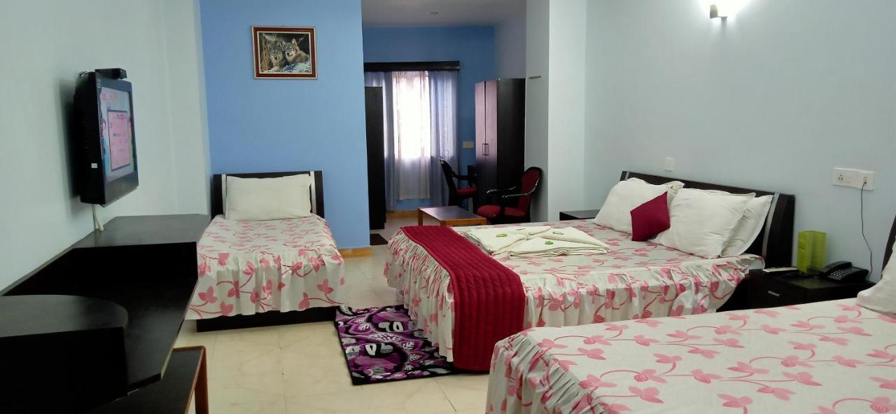 Hotel Barbareek Shillong Exteriör bild