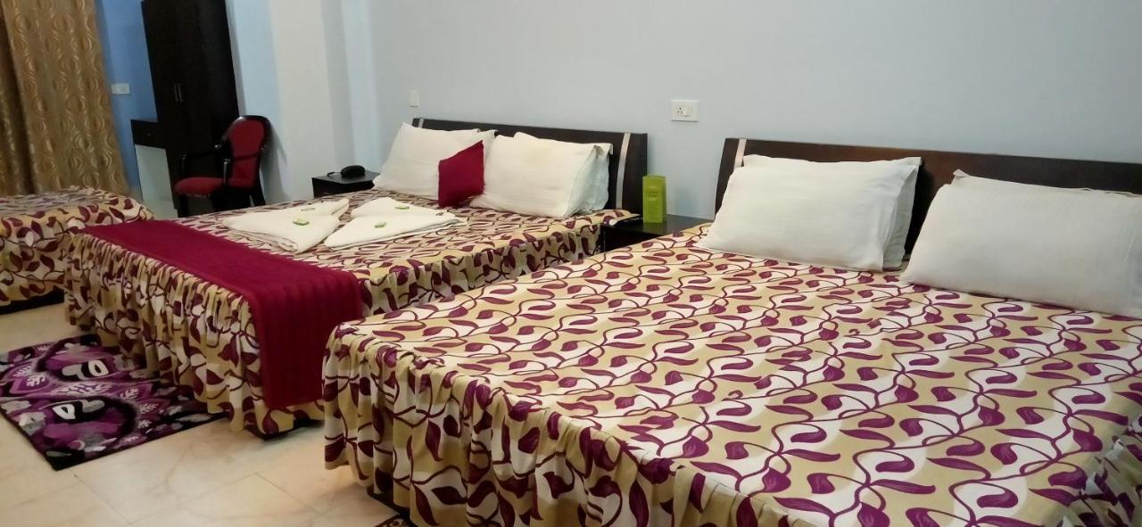 Hotel Barbareek Shillong Exteriör bild